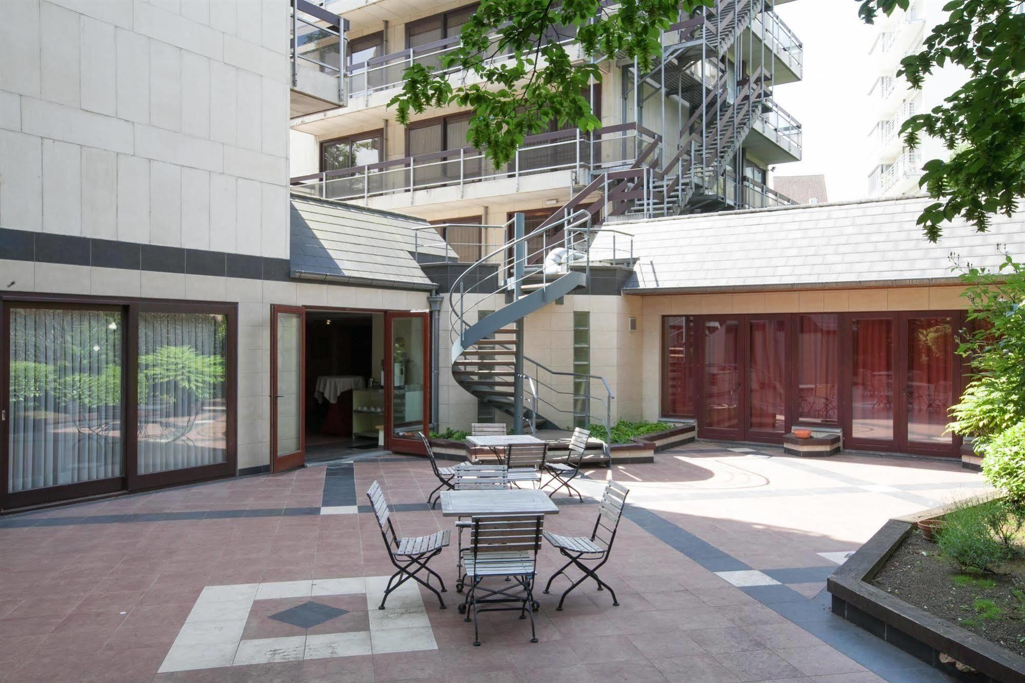 Hotel Best Western County House Saint-Gilles 外观 照片