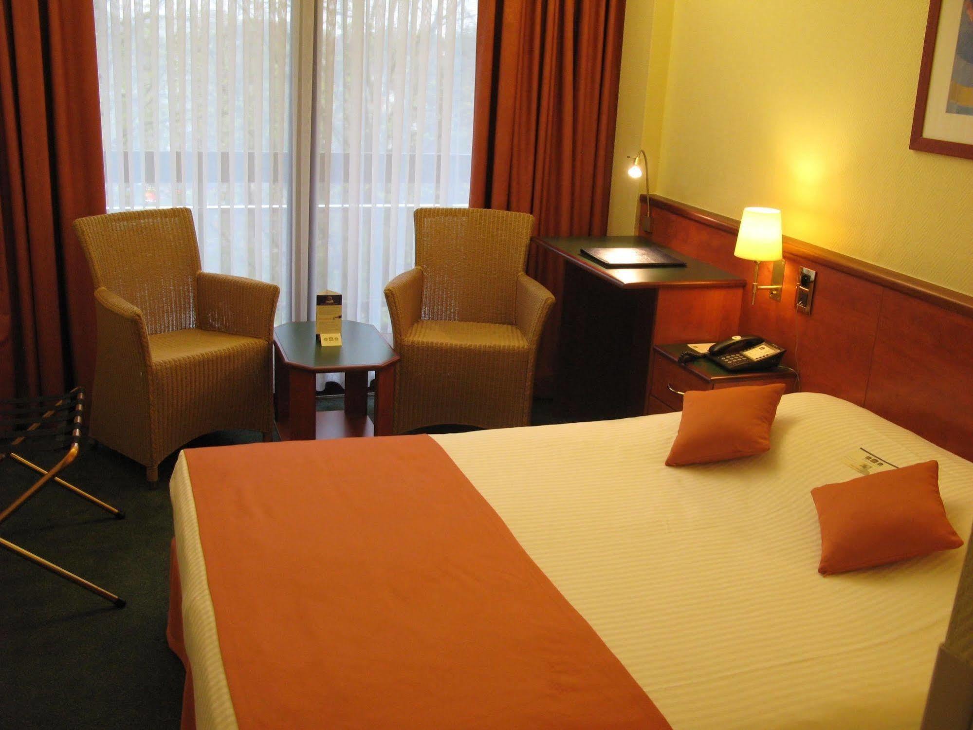 Hotel Best Western County House Saint-Gilles 外观 照片