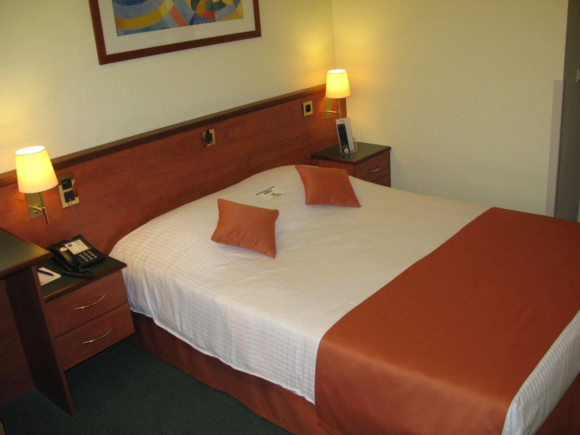 Hotel Best Western County House Saint-Gilles 外观 照片