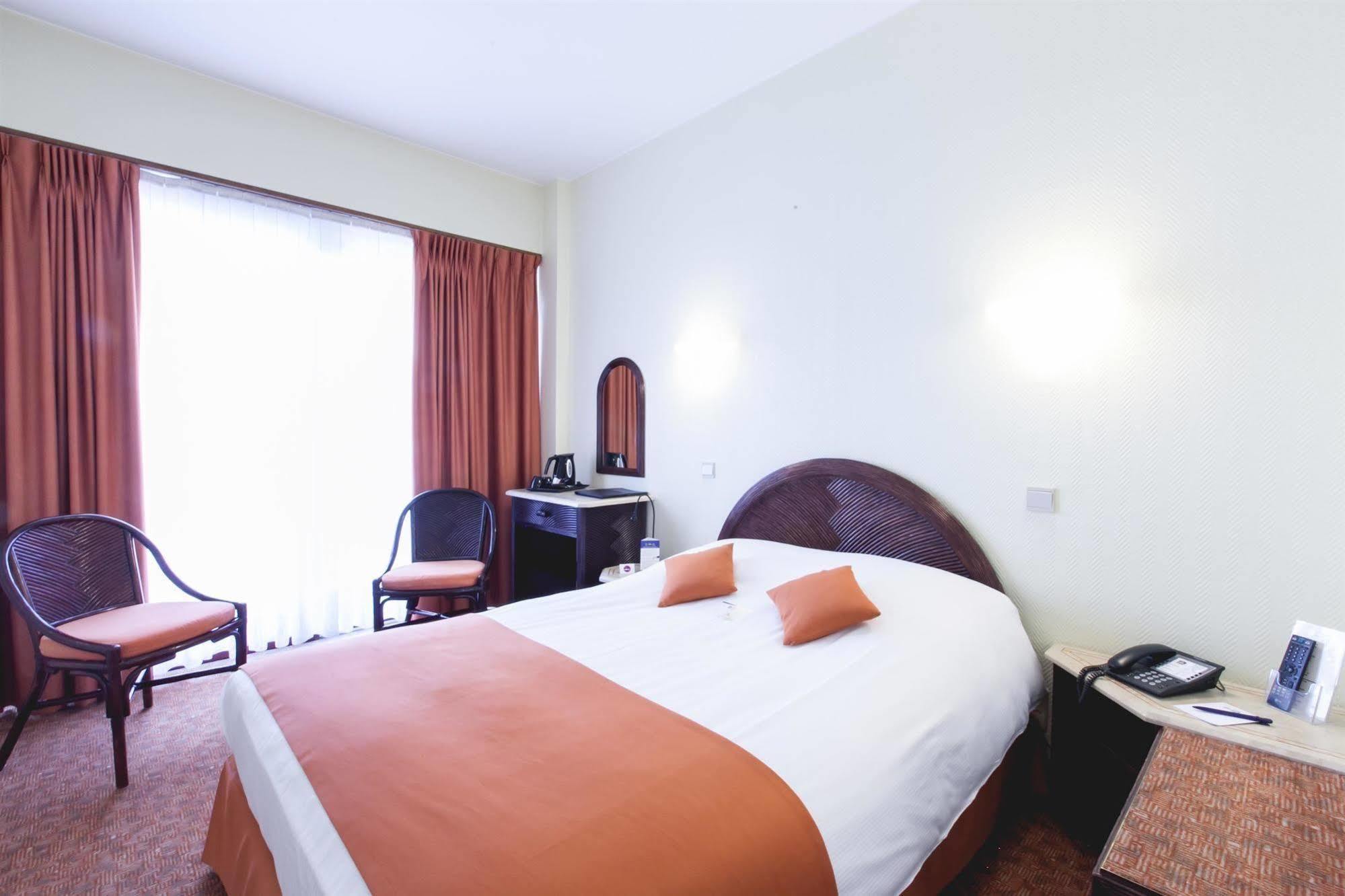 Hotel Best Western County House Saint-Gilles 外观 照片